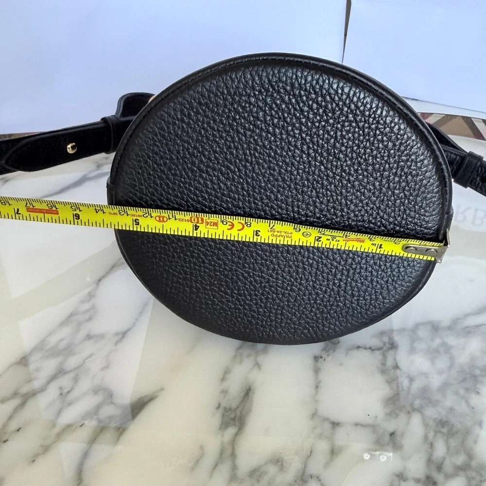 Burberry SM Bucket Bag‎ Black Pebbled Leather Interior Vintage Check 8084035